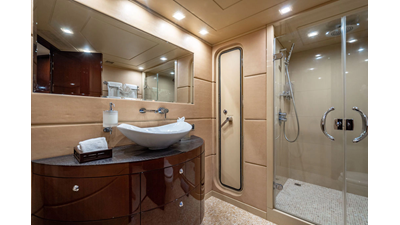 2011 HARGRAVE CUSTOM YACHTS Tri-deck - photo 35