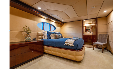 2011 HARGRAVE CUSTOM YACHTS Tri-deck - photo 37