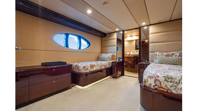 2011 HARGRAVE CUSTOM YACHTS Tri-deck - photo 38