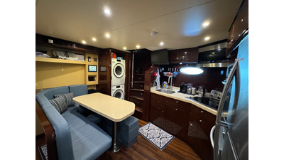 2011 HARGRAVE CUSTOM YACHTS Tri-deck - photo 41