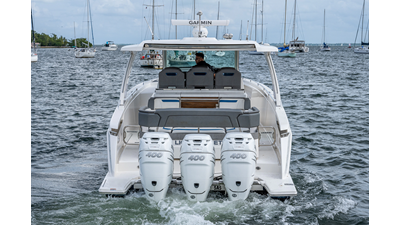 2021 TIARA YACHTS 38 LS - photo 4