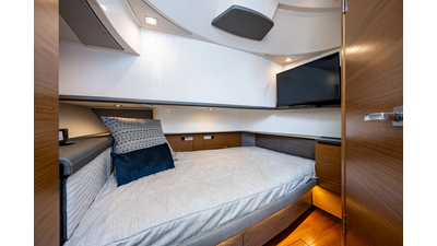 2021 TIARA YACHTS 38 LS - photo 16