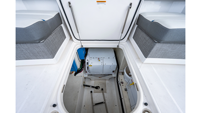 2021 TIARA YACHTS 38 LS - photo 20