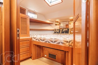 1999 OFFSHORE YACHTS Pilothouse - photo 31