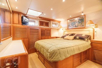 1999 OFFSHORE YACHTS Pilothouse - photo 36