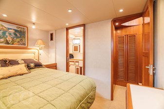 1999 OFFSHORE YACHTS Pilothouse - photo 38
