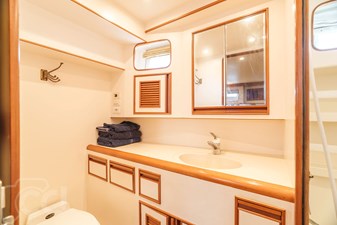 1999 OFFSHORE YACHTS Pilothouse - photo 39