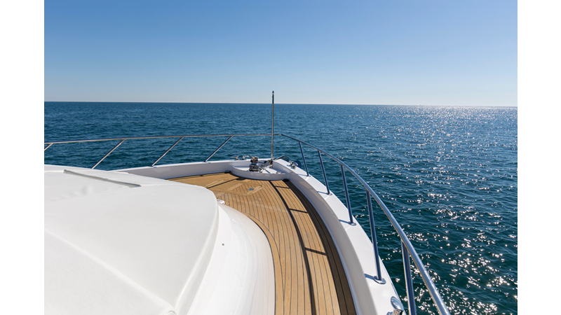 2006 HATTERAS 80 Motor Yacht Skylounge