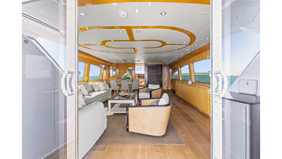 2006 HATTERAS 80 Motor Yacht Skylounge - photo 11