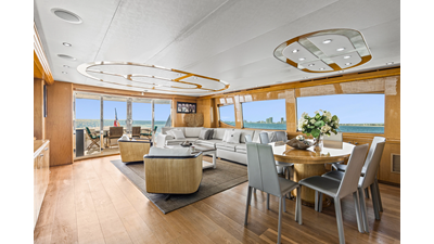 2006 HATTERAS 80 Motor Yacht Skylounge - photo 12