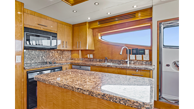 2006 HATTERAS 80 Motor Yacht Skylounge - photo 19