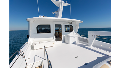2006 HATTERAS 80 Motor Yacht Skylounge - photo 30