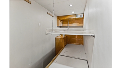 2006 HATTERAS 80 Motor Yacht Skylounge - photo 49