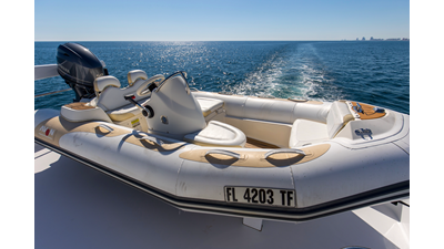 2006 HATTERAS 80 Motor Yacht Skylounge - photo 52