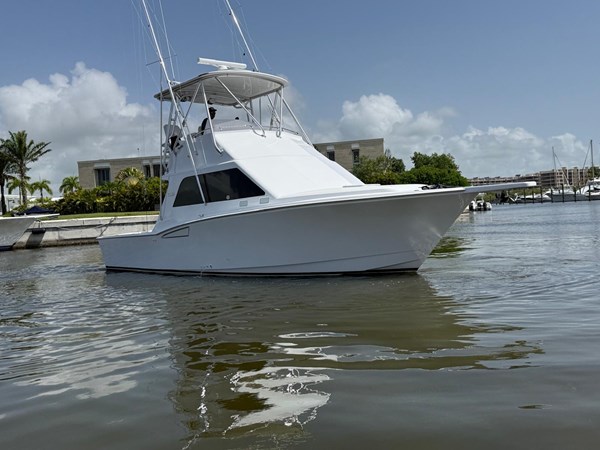 2005 CABO 35 Flybridge