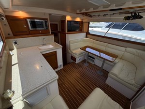 2005 CABO 35 Flybridge - photo 17