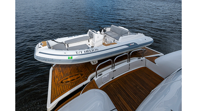2004  80 Flybridge Motor Yacht - photo 12