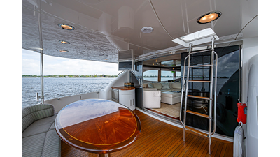 2004  80 Flybridge Motor Yacht - photo 14