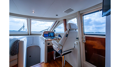 2004  80 Flybridge Motor Yacht - photo 21