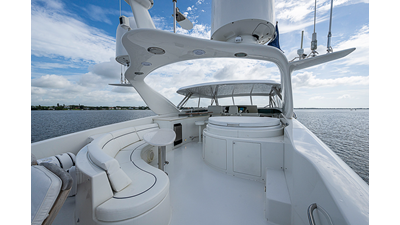 2004 LAZZARA YACHTS 80 Flybridge Motor Yacht - photo 5