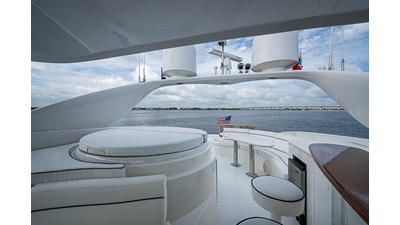 2004 LAZZARA YACHTS 80 Flybridge Motor Yacht - photo 7