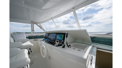 2004 LAZZARA YACHTS 80 Flybridge Motor Yacht - photo 9