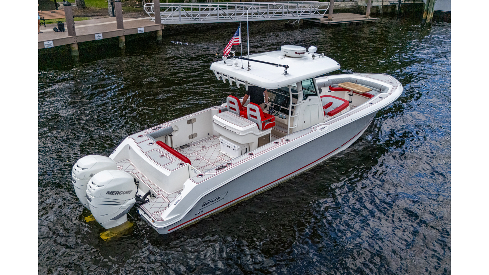 DARE TO DREAM'S SIDECHICK — 2018 Boston Whaler 330 — fotoğraf 5