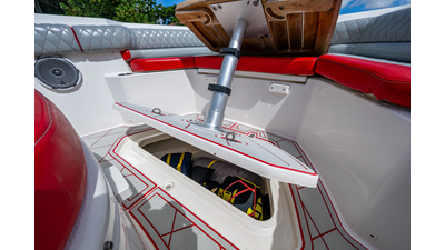 2018 BOSTON WHALER 330 - photo 18
