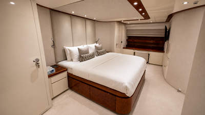 2000 ADMIRAL YACHTS 30 mtr - photo 13