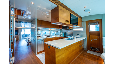 2016 HORIZON YACHTS E88 - photo 28