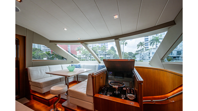 2016 HORIZON YACHTS E88 - photo 30
