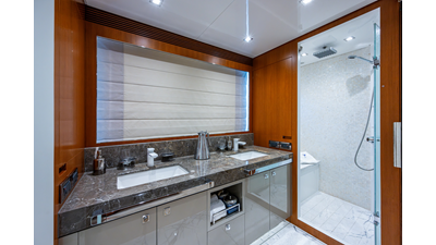 2016 HORIZON YACHTS E88 - photo 34