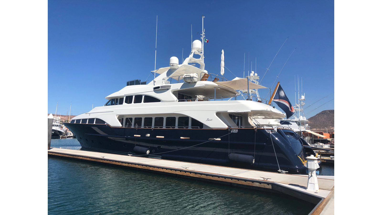 ALBATROSS — 2004 · 114.99' · 5 Cabins · Pre-Owned