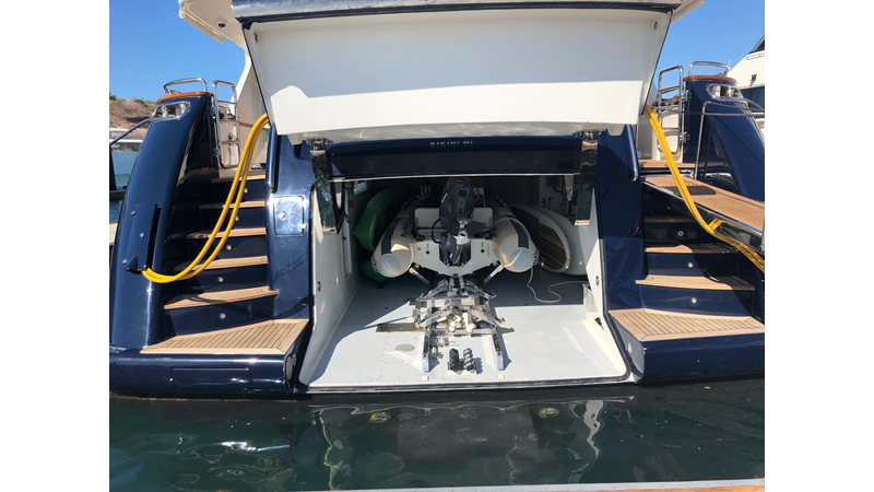 2004 BENETTI YACHTS Cockpit