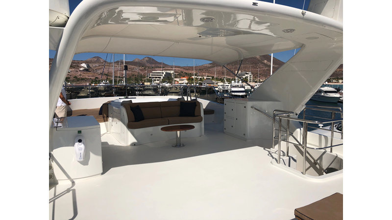 2004 BENETTI YACHTS Cockpit