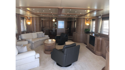 2004 BENETTI YACHTS Cockpit - photo 6