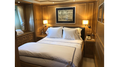 2004 BENETTI YACHTS Cockpit - photo 16