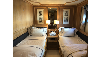 2004 BENETTI YACHTS Cockpit - photo 18