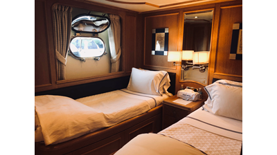 2004 BENETTI YACHTS Cockpit - photo 19