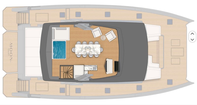 Flybridge with optional jacuzzi