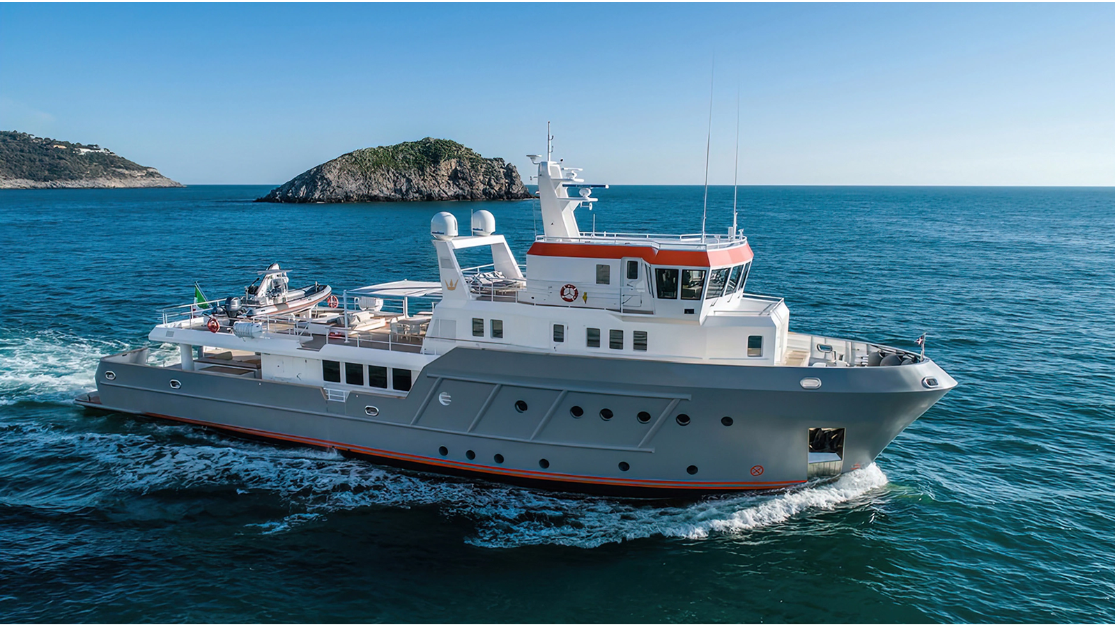 EXPLORER 130 — 2028 Ocean King Explorer 130