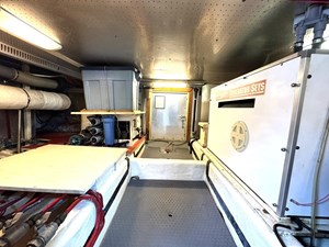1988 OFFSHORE YACHTS Sedan - photo 1
