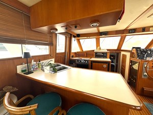 1988 OFFSHORE YACHTS Sedan - photo 2