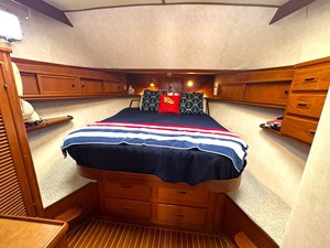 1988 OFFSHORE YACHTS Sedan - photo 15