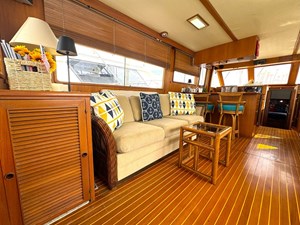 1988 OFFSHORE YACHTS Sedan - photo 17