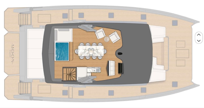 Flybridge with optional jacuzzi