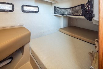 2018 RANGER TUGS 31 Sedan - photo 10