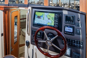 2018 RANGER TUGS 31 Sedan - photo 15