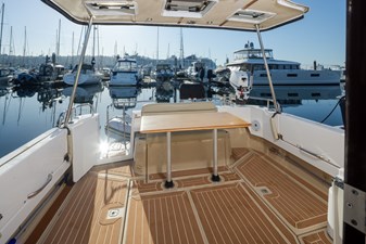 2018 RANGER TUGS 31 Sedan - photo 19