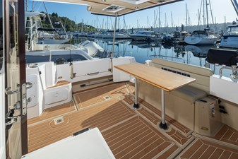 2018 RANGER TUGS 31 Sedan - photo 20